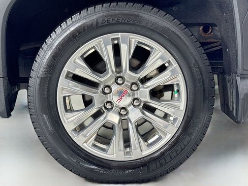 Used 2024 GMC Sierra 1500 Denali w/ Technology Package AWD/4WD image 12