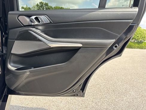 Used 2025 BMW X7 M60i AWD/4WD image 44