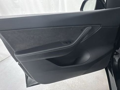 Used 2021 Tesla Model Y Performance image 19