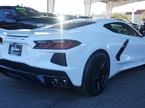 Used 2021 Chevrolet Corvette Stingray Preferred Cpe w/ Z51 Performance Package image 3
