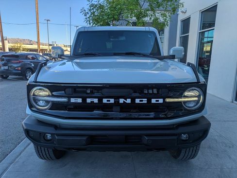 Used 2024 Ford Bronco Outer Banks AWD/4WD image 2