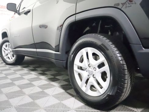 Used 2017 Jeep Compass Sport AWD/4WD image 9