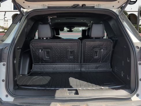 Used 2023 Chevrolet Traverse RS w/ LPO, Floor Liner Package FWD image 27