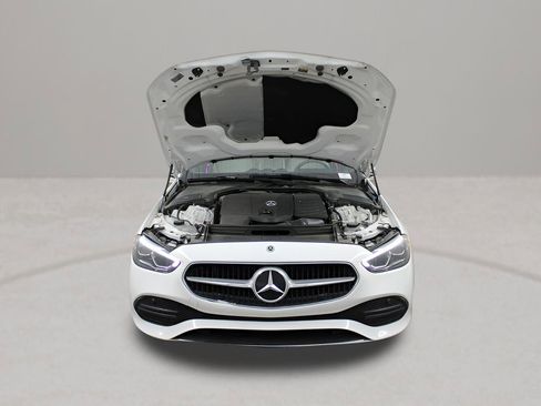 Used 2024 Mercedes-Benz C 300 Sedan image 9