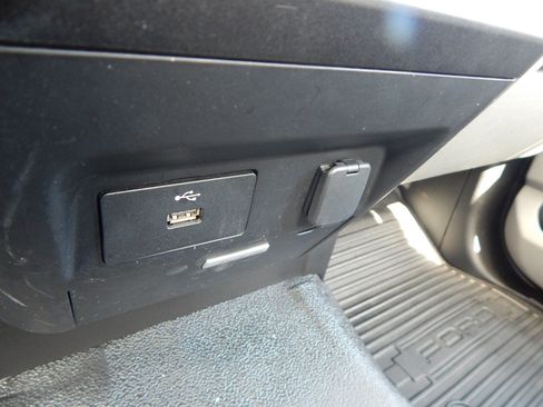 Used 2018 Ford F250 XL w/ Power Equipment Group RWD image 19