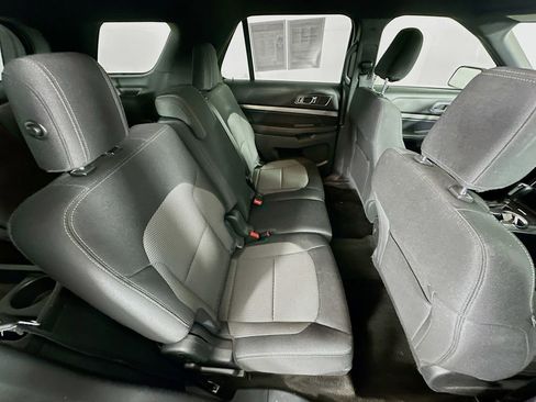Used 2018 Ford Explorer XLT w/ Equipment Group 201A image 36