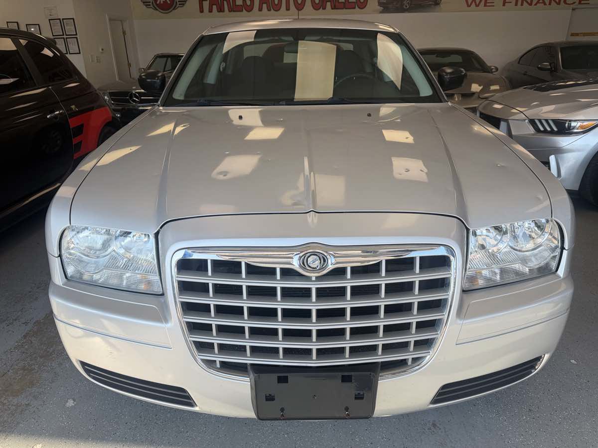 Used 2008 Chrysler 300 LX RWD image 2