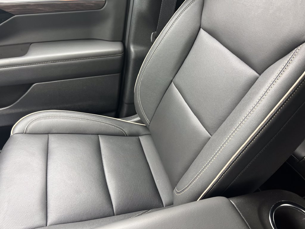 Used 2026 Chevrolet Tahoe Premier AWD/4WD image 41