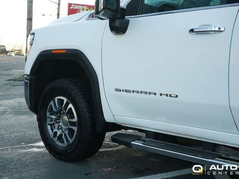 Used 2024 GMC Sierra 3500 SLT w/ SLT Premium Package image 9