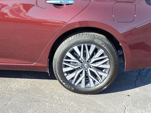 Used 2025 Nissan Altima 2.5 SV image 14