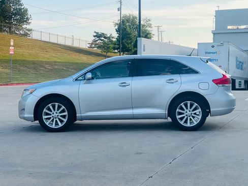 Used 2011 Toyota Venza AWD image 4