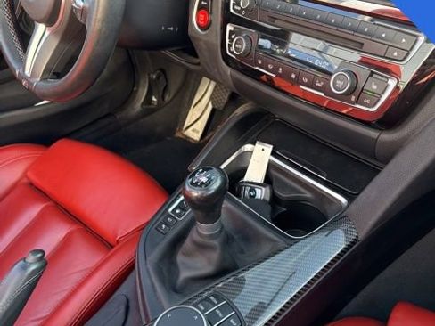 Used 2020 BMW M4 Convertible w/ Executive Package image 16