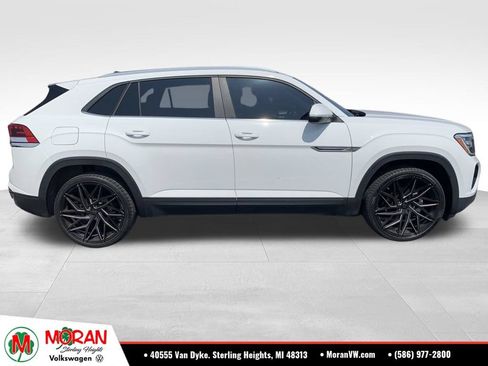 Used 2024 Volkswagen Atlas Cross Sport SE AWD/4WD image 5