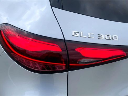 Used 2025 Mercedes-Benz GLC 300 image 28