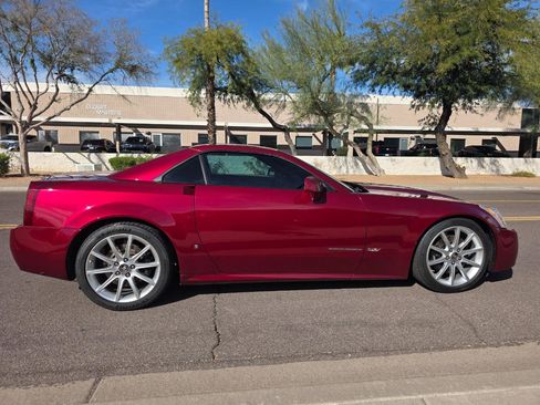 Used 2007 Cadillac XLR V image 27