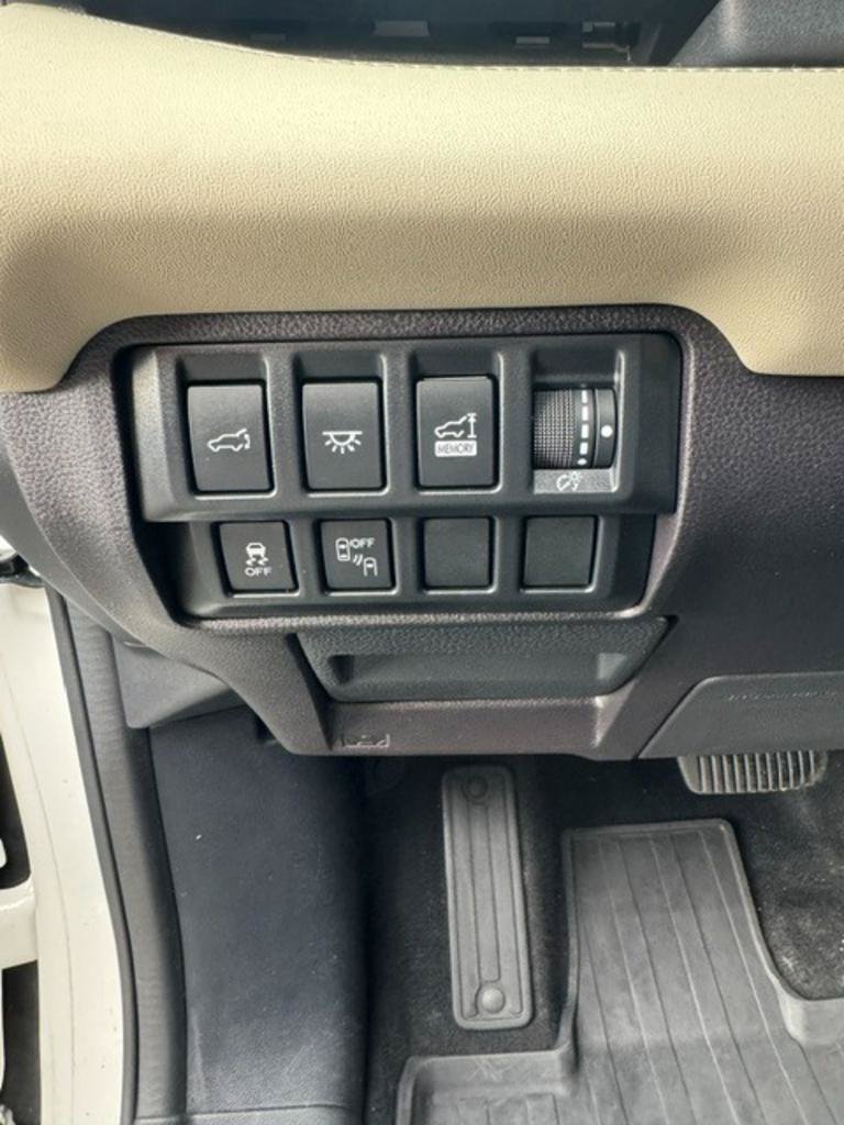 Used 2020 Subaru Ascent Limited w/ Technology Package AWD/4WD image 8