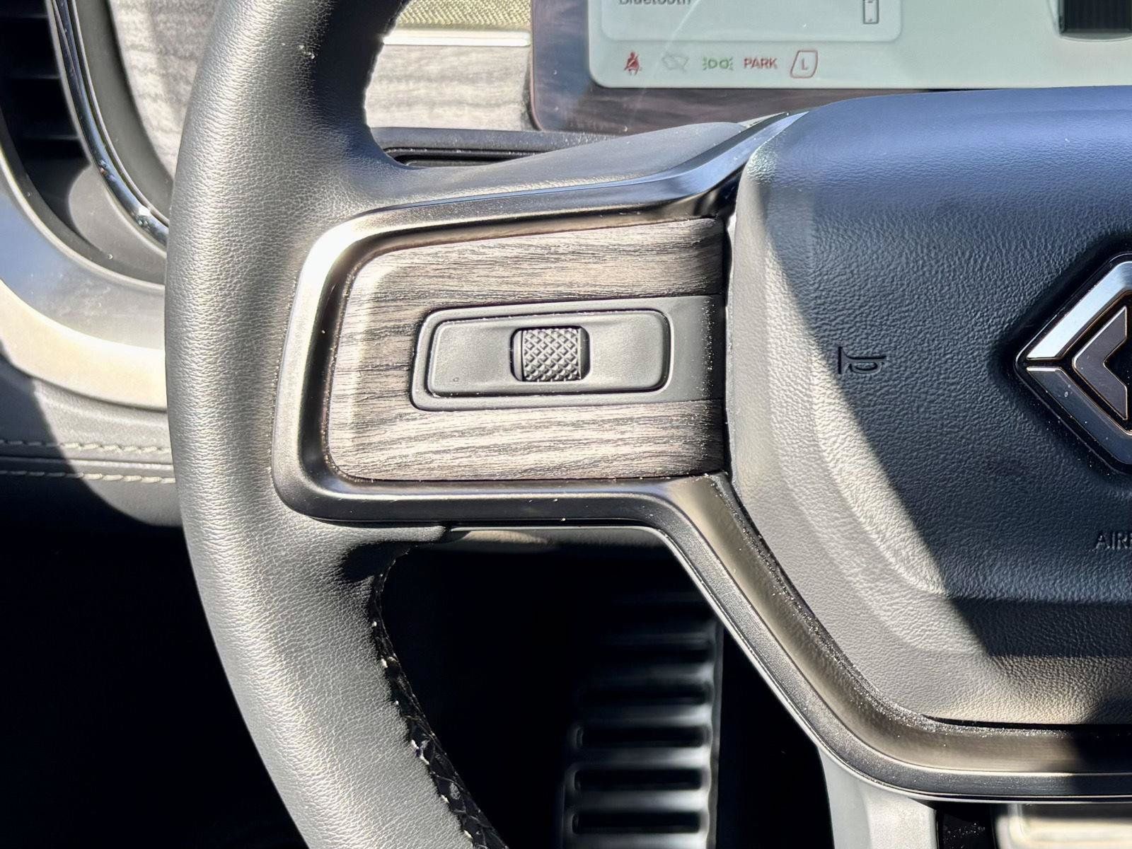 Used 2022 Rivian R1T Adventure AWD/4WD image 24