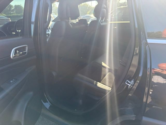 Used 2022 Jeep Grand Cherokee Laredo X AWD/4WD image 14