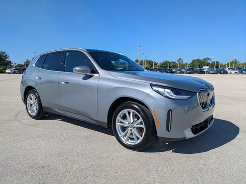 Used 2025 BMW X3 xDrive30i w/ Premium Package AWD/4WD image 2
