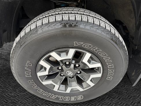 Certified 2019 Toyota Tacoma TRD Off-Road image 11