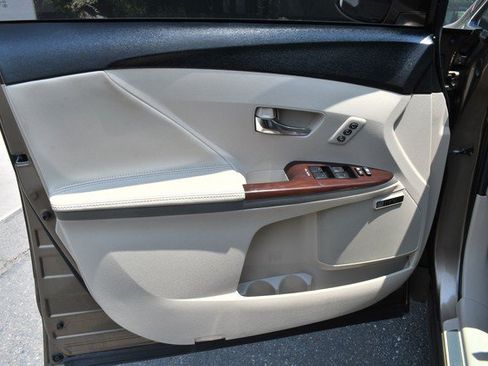 Used 2014 Toyota Venza Limited w/ Tow Prep Package AWD/4WD image 13