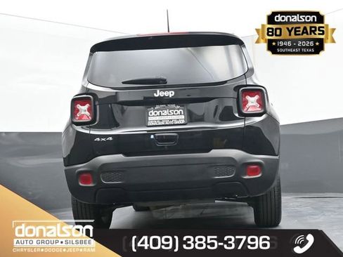 Used 2023 Jeep Renegade Latitude w/ Premium Group image 17