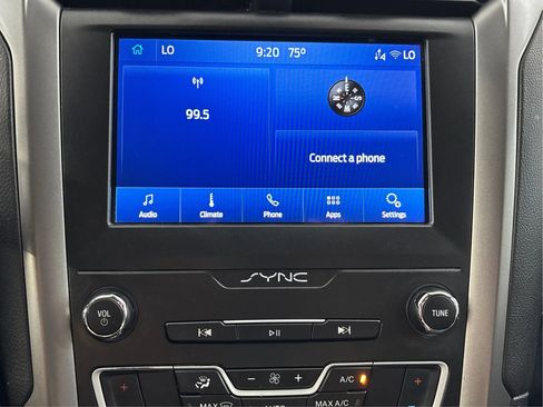 Used 2020 Ford Fusion SE FWD image 19