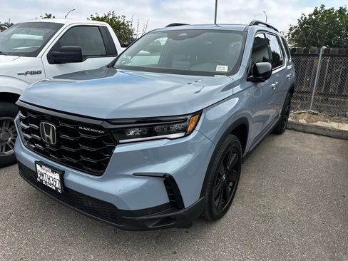 Used 2025 Honda Pilot Black Edition image 11