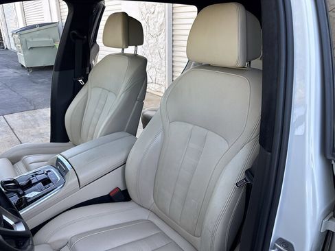 Used 2021 BMW X7 xDrive40i w/ Premium Package AWD/4WD image 25