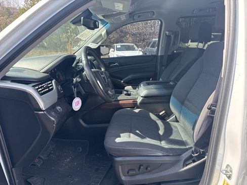 Used 2017 GMC Yukon SLE w/ Convenience Package image 5