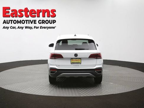 Used 2024 Volkswagen Taos SE FWD image 35