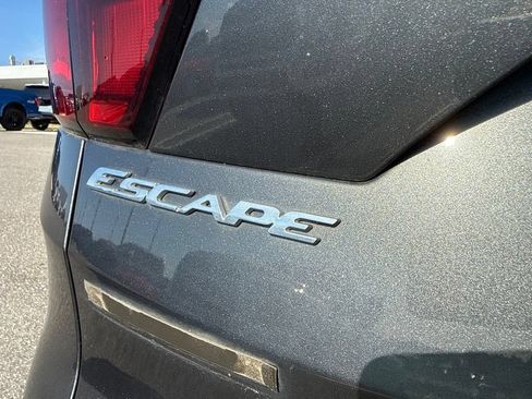 Used 2019 Ford Escape S FWD image 12