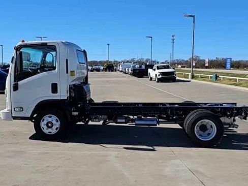 New 2024 Chevrolet Low Cab Forward RWD image 5
