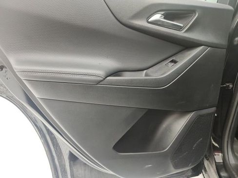 Used 2025 Chevrolet Equinox LT image 9