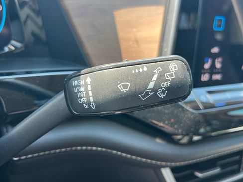 Used 2024 Volkswagen Atlas SE FWD image 21
