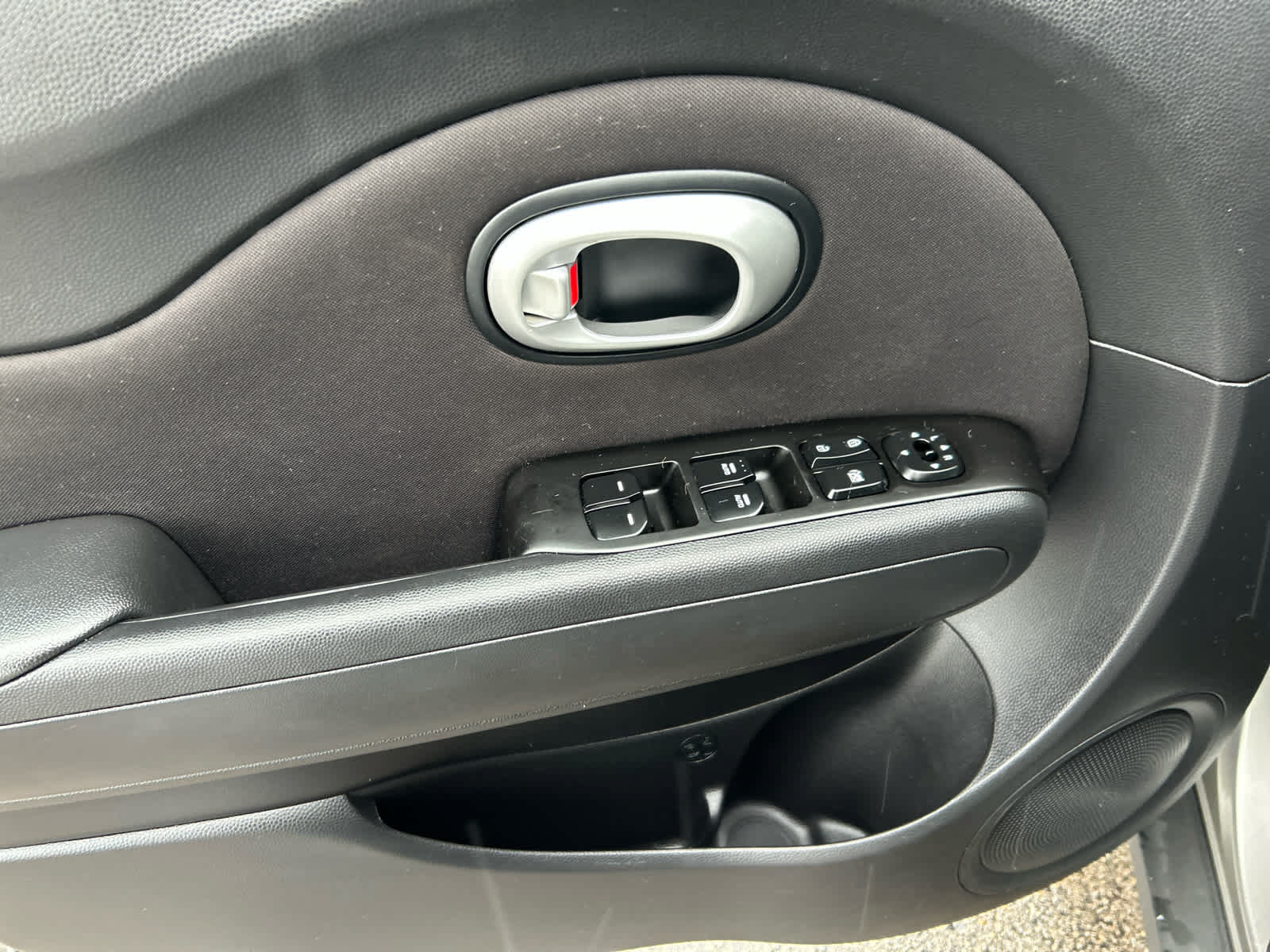 Used 2015 Kia Soul + FWD image 10