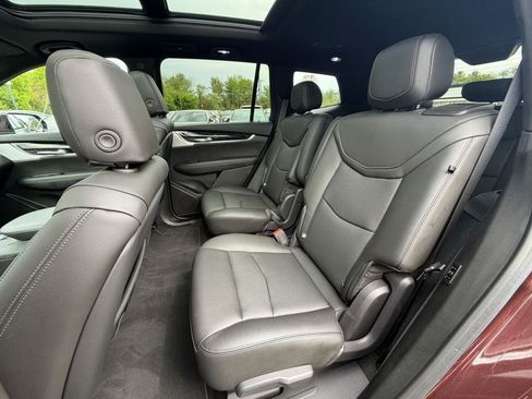Used 2023 Cadillac XT6 Premium Luxury w/ Technology Package AWD/4WD image 25