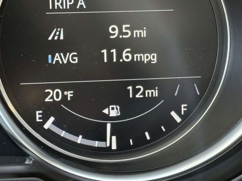 Used 2024 Cadillac XT4 Premium Luxury image 27