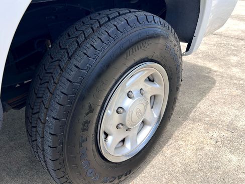 Used 2002 Ford F250 XL image 23