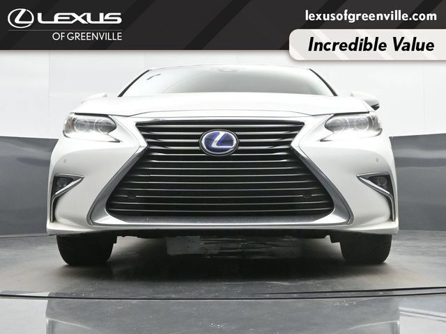 Used 2017 Lexus ES 300h w/ Luxury Package FWD image 36