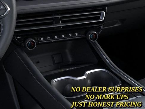 New 2025 Chevrolet Traverse LT w/ Enhanced Driving Package image 23