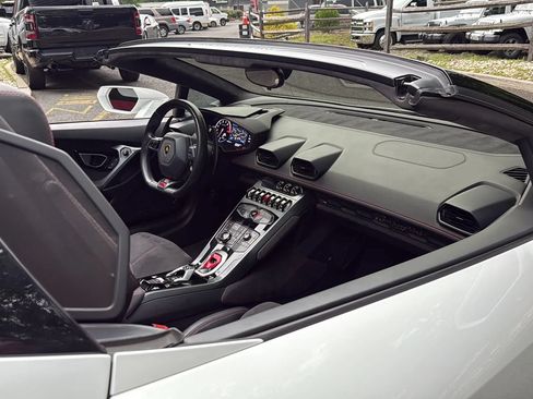 Used 2017 Lamborghini Huracan LP 580-2 RWD image 45
