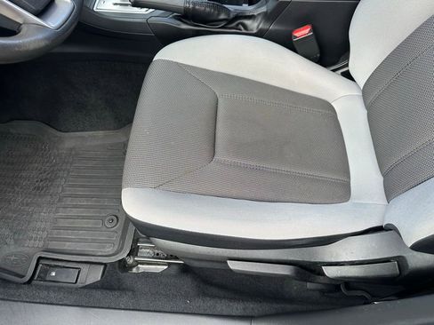 Used 2019 Subaru Crosstrek 2.0i image 23