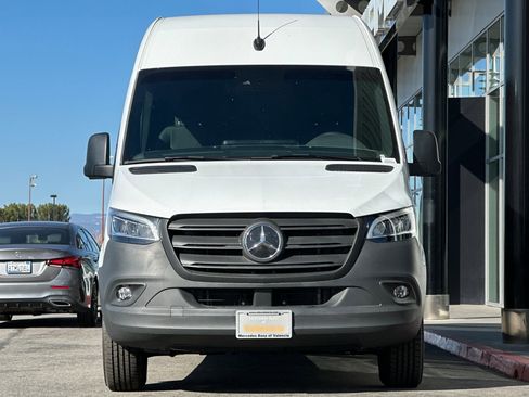 New 2024 Mercedes-Benz eSprinter 170 Cargo image 8