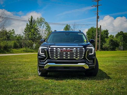New 2026 GMC Terrain Denali w/ LPO, Floor Liner Package AWD/4WD image 8