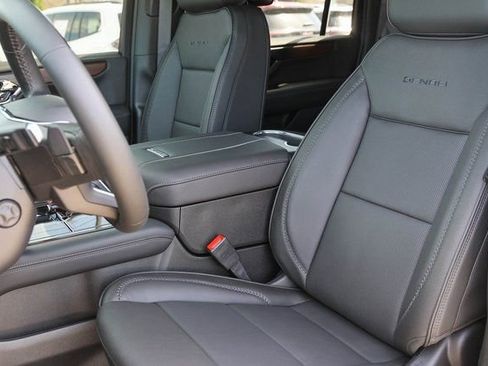 New 2026 GMC Yukon XL Denali w/ Denali Reserve Package AWD/4WD image 15