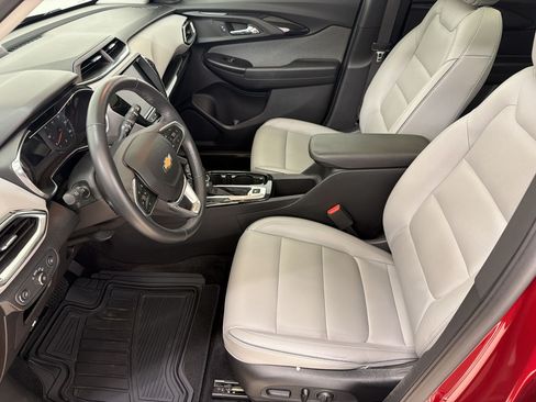 Used 2021 Chevrolet TrailBlazer LT w/ Sun and Liftgate Package FWD image 5