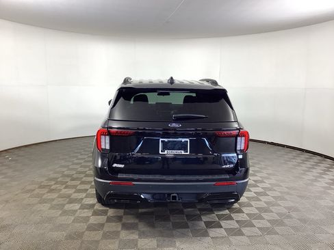 Used 2025 Ford Explorer ST-Line AWD/4WD image 3