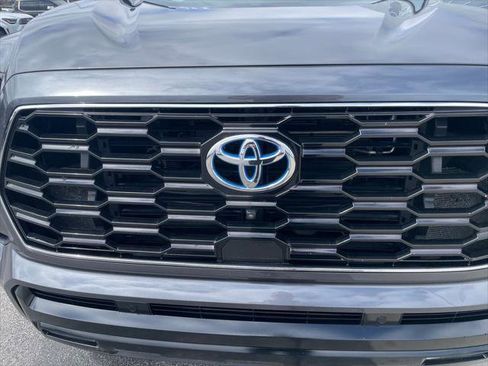 Certified 2023 Toyota Sequoia Platinum AWD/4WD image 12
