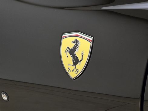 Used 2020 Ferrari 812 Superfast image 16